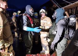 Kalb aus Güllegrube gerettet